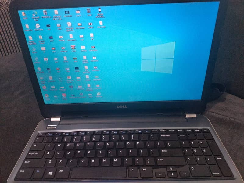 Dell Inspiron i7 1