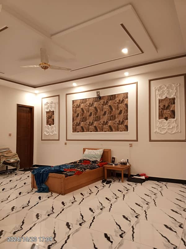 1 KANAL MODERN HOUSE FOR SALE IN NESPAK PH 3, NEAR DEFENCE ROAD. 4