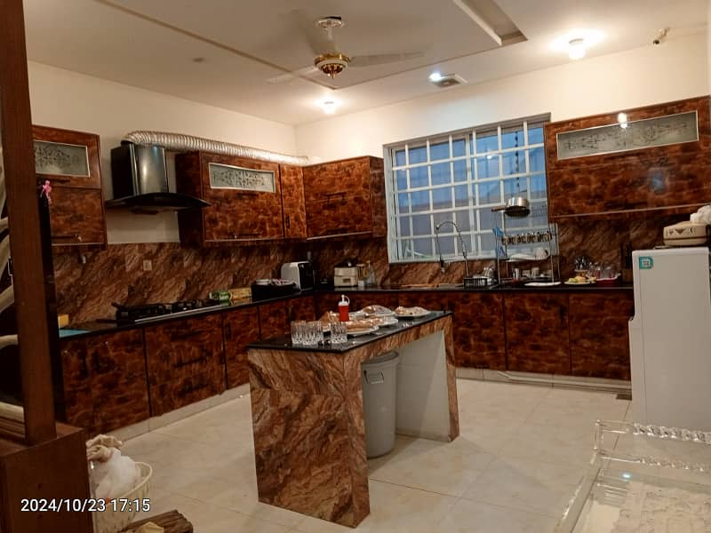 1 KANAL MODERN HOUSE FOR SALE IN NESPAK PH 3, NEAR DEFENCE ROAD. 24