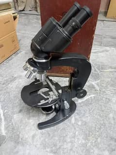 Excellent Condition Microscope For Sale