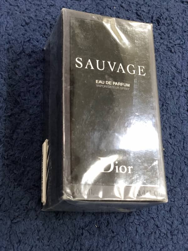 SAUVAGE Original by Dior france 3