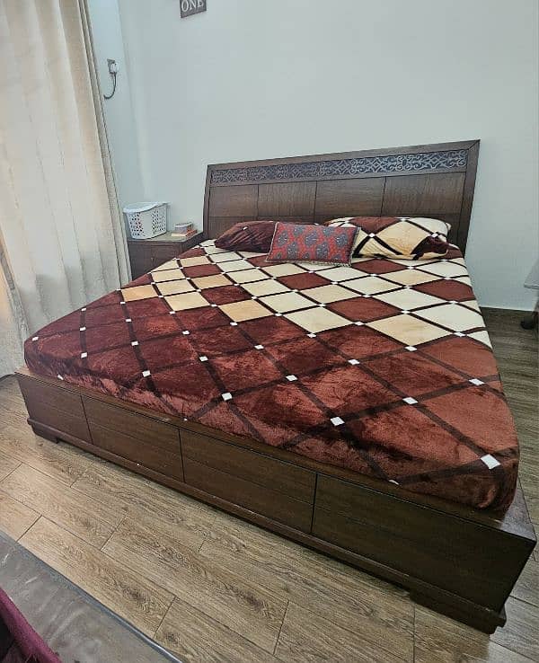 complete bed set in wood with diamond supreme 8inches mattress 4