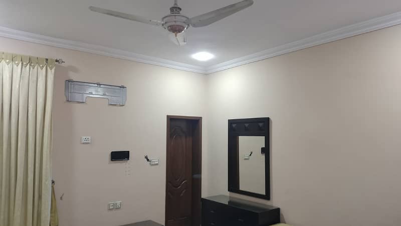 12 Marla Oper Portion Available For Rent Sabzazar Most Beautiful House Prime location 7