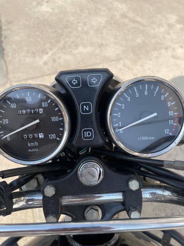 SUZUKI GS 150 2