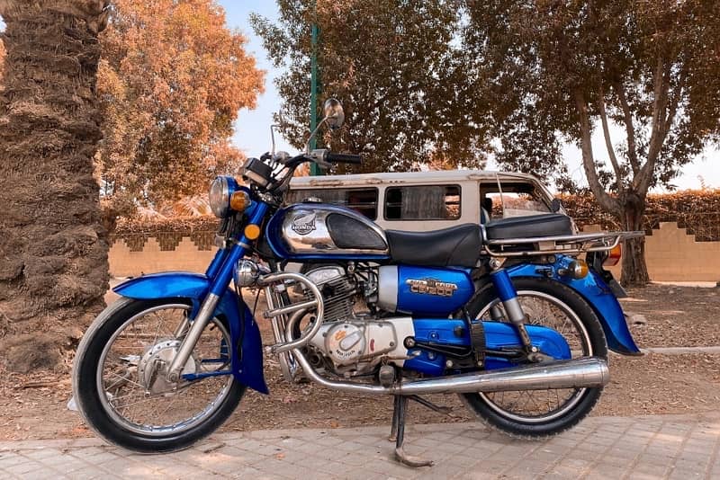 HONDA ROAD MASTER CD 200 1981 Model ORIGNAL 2013 Register army auction 11