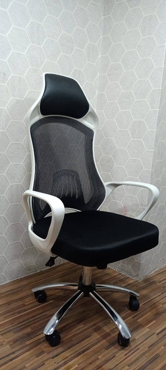 Office revolving chair in karachi/mesh chair/new chair/office chair 18