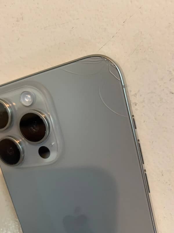 iphone 15 pro max LLA PTA approved back cracked 1