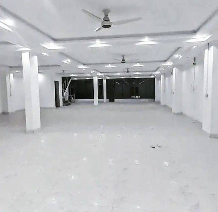 Hall First Floor 10 Marla 30 100 For Rent Main Susan Road Madina Town Faisalabad Vip Location 1