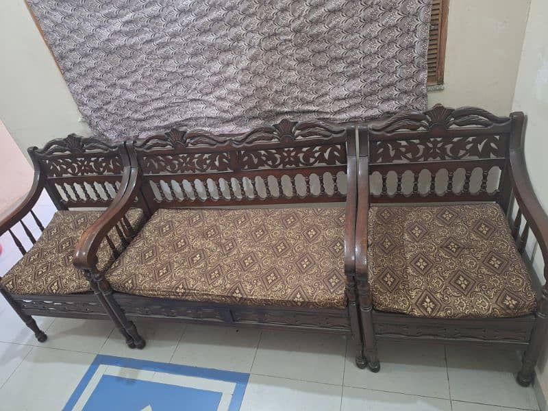 Good condition bed or sofa for sale Good  condition main hain 4