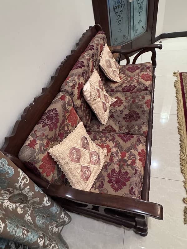 5 seater wooden sofa set for sale 3