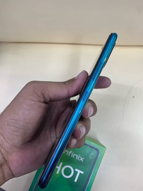 infinix hot 10 4/64 4