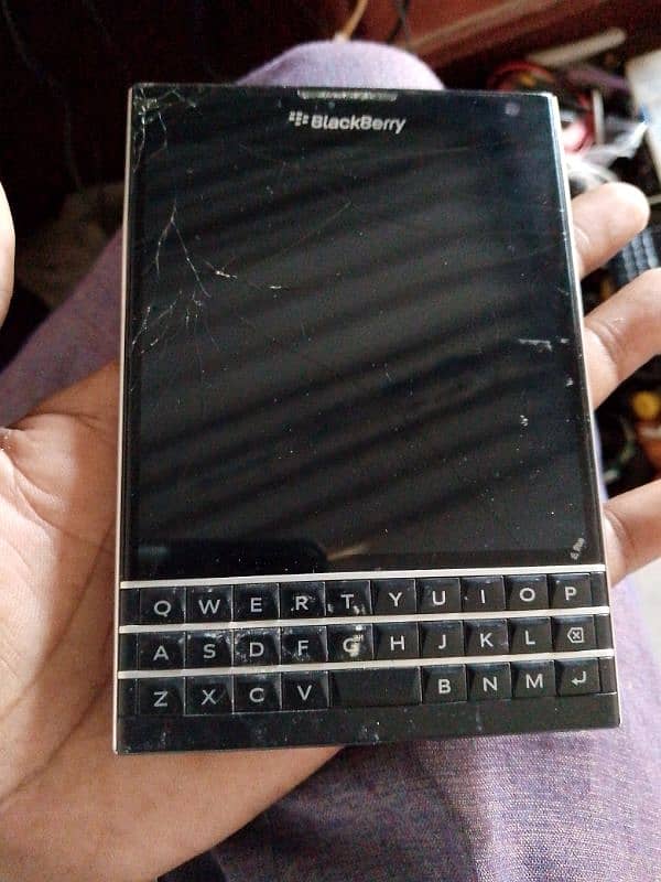 blackberry passport panel 0