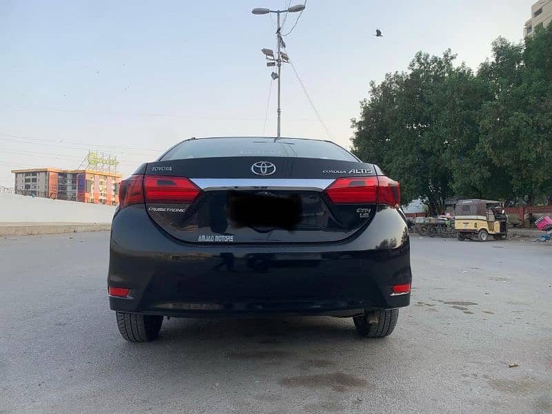 Toyota Corolla Altis 2017 6