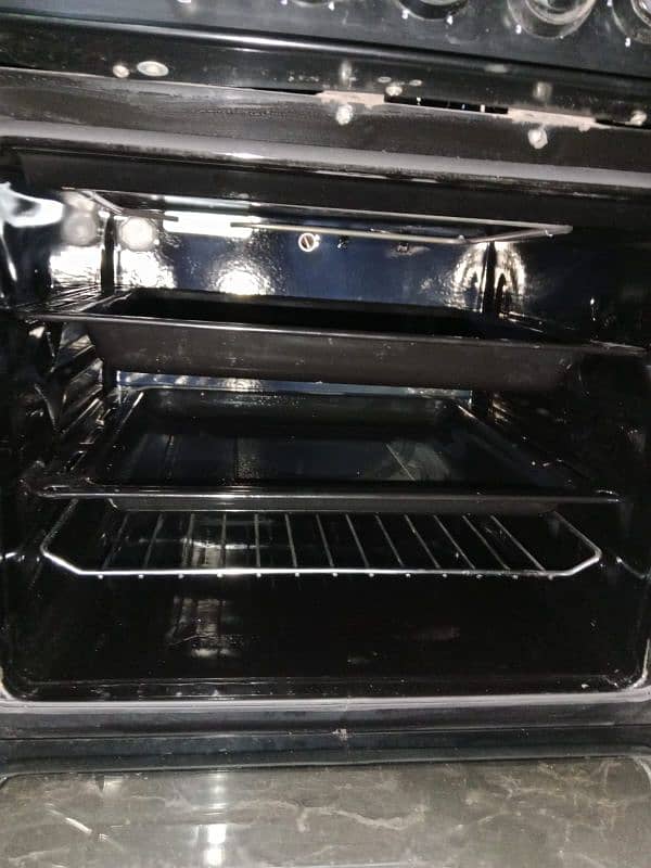 cooking range for sale in very good condition 2