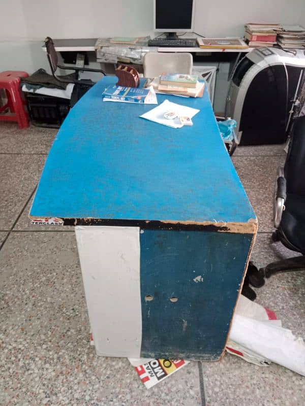 Used Office Table - Great Condition, Low Price 1