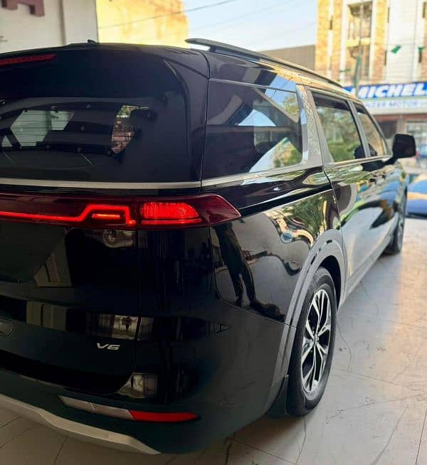 KIA GRAND CARNIVAL 2021 10