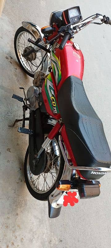 Honda CD 70 Model 2023 3