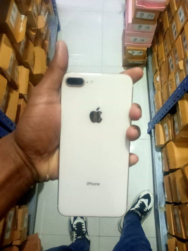 I phone 8plus non pta 64 gb 1