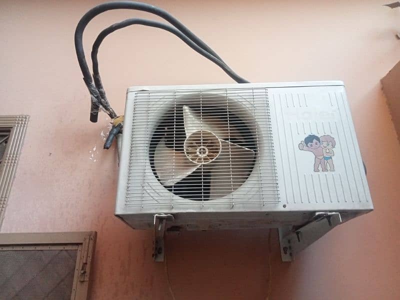 1 Ton Haier ac 03052856467 1