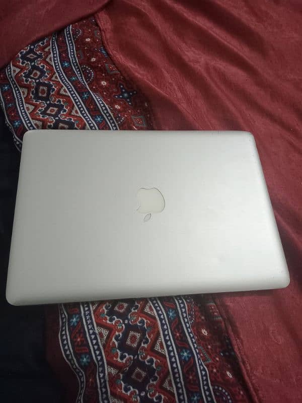 MacBook Pro mid 2012    13.3 inch HD Display 8