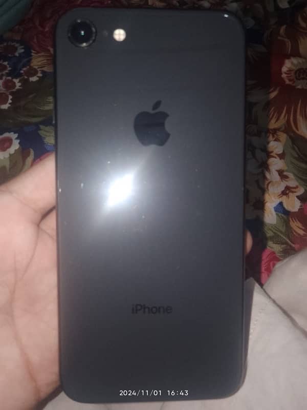 iphone 8 with box 4