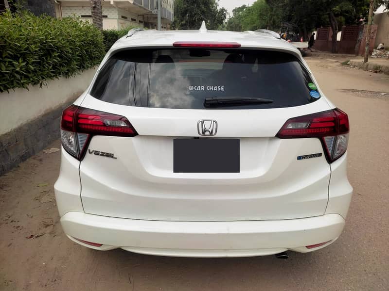 Urgent Sale!!! Honda Vezel Hybrid Z Package top-of-line 6