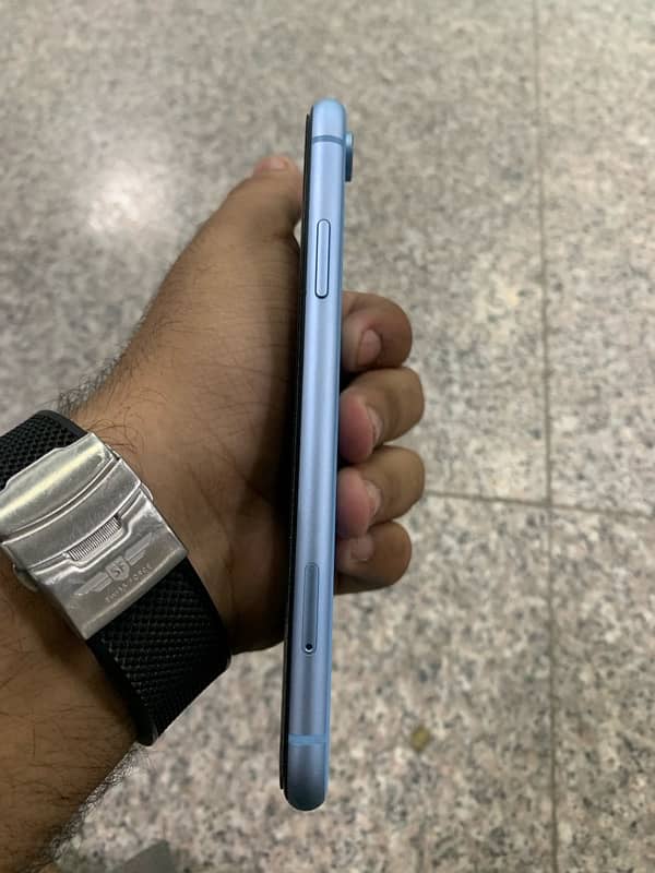 IPHONE XR 64gb JV 5