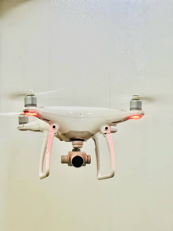 DJI Phantom 4 Drone 10