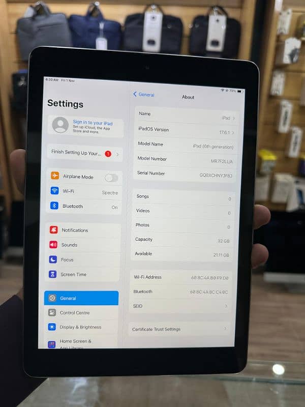iPad 6 generation 32 GB WiFi 10/9.5 condition  battery health 90 2
