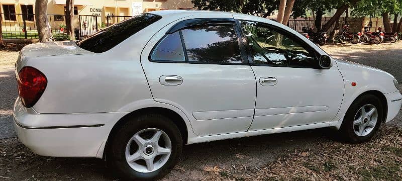 Nissan Sunny 2005 11