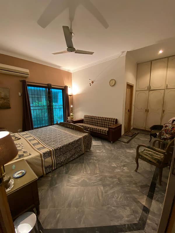 CAPITAL GROUP OFFER ORIGINAL PICS OUT CLASS 10 MARLA HOUSE FOR SALE IN DHA PHASE 4. 8