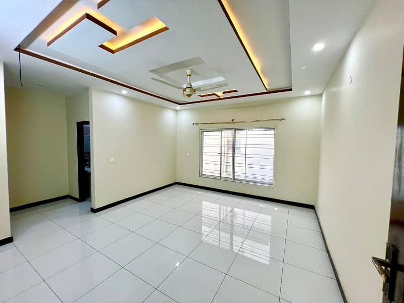 1 KANAL LUXURY CORNER HOUSE FOR SALE MULTI F-17 ISLAMABAD 8