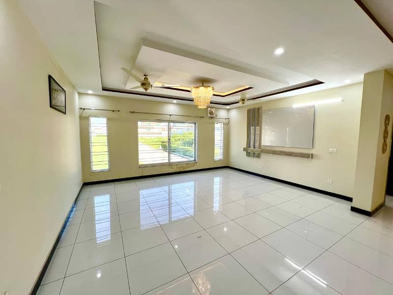 1 KANAL LUXURY CORNER HOUSE FOR SALE MULTI F-17 ISLAMABAD 11