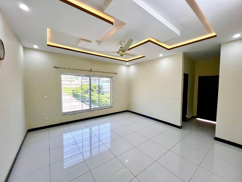 1 KANAL LUXURY CORNER HOUSE FOR SALE MULTI F-17 ISLAMABAD 15