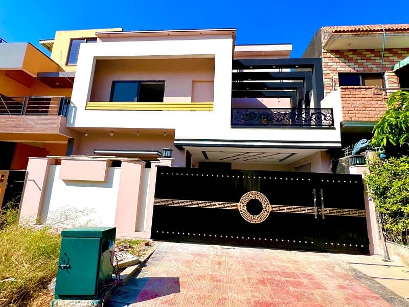 8 MARLA LUXURY BRAND NEW HOUSE FOR SALE MULTI F-17 ISLAMABAD 0