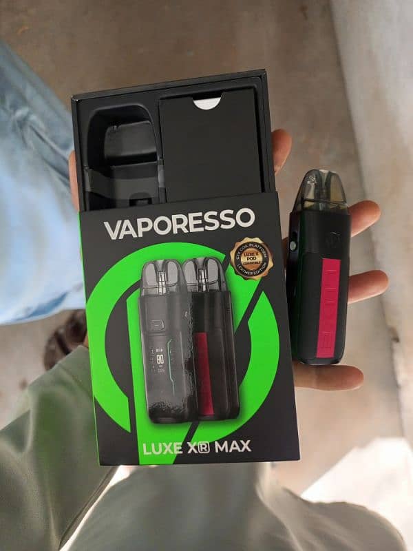 VAPORESSO LUXE XR MAX 1