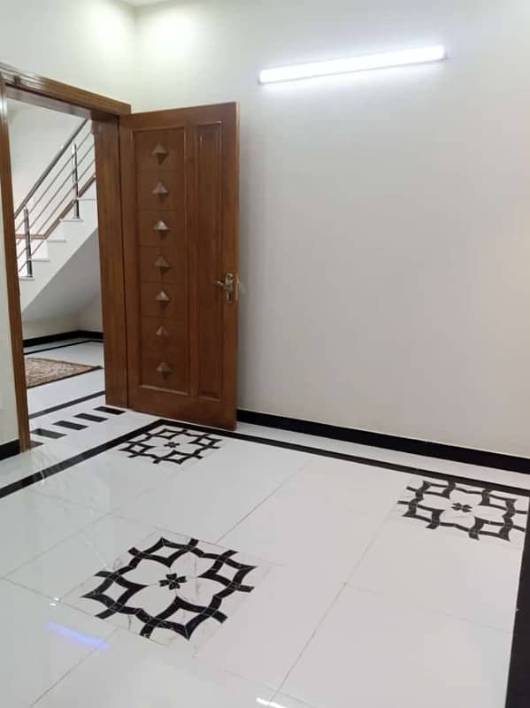 5 MARLA BRAND NEW HOUSE FOR SALE G-13/1 ISLAMABAD ALL FACILITY AVB 11