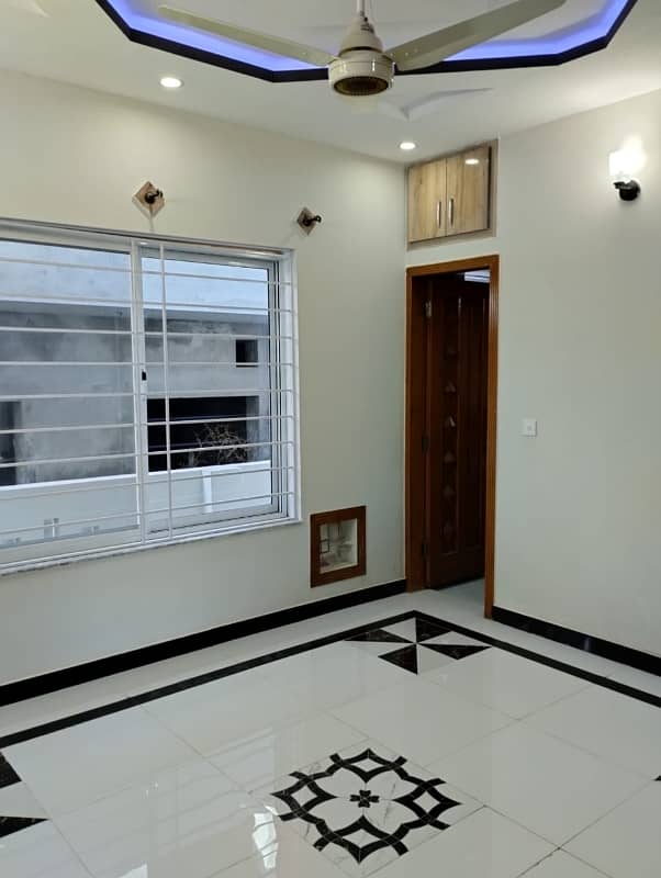 5 MARLA BRAND NEW HOUSE FOR SALE G-13/1 ISLAMABAD ALL FACILITY AVB 23