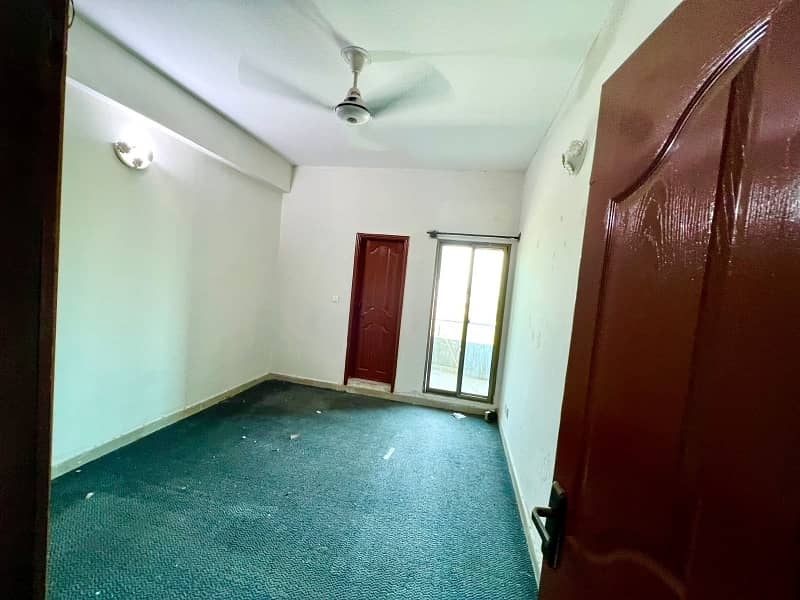 1220 SQ FT 3 BEDROOM FLAT FOR SALE MULTI F-17 ISLAMABAD SUI GAS AVAILB 4