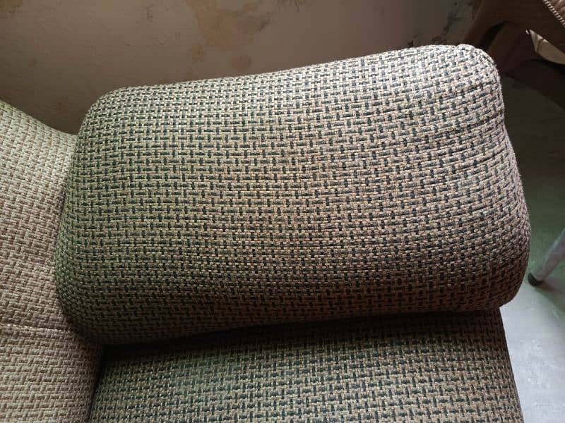 urgent sale 6 seater sofa 2