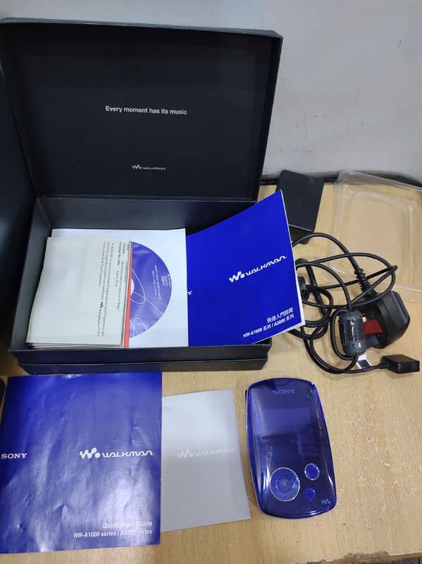 SONY WALKMAN NW-A3000 VITAGE MP3 PLAYER 20GBWITH BOX NEW CONDITION 2