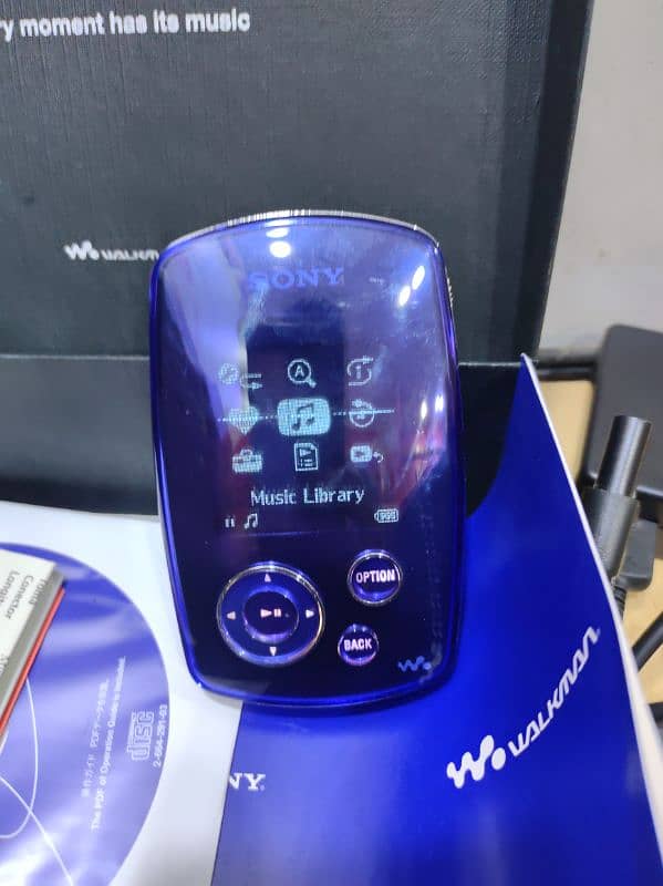 SONY WALKMAN NW-A3000 VITAGE MP3 PLAYER 20GBWITH BOX NEW CONDITION 5