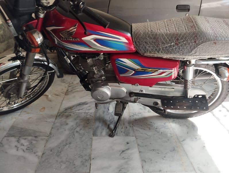 Honda 125 urgent sell Fully Ok Bike 1