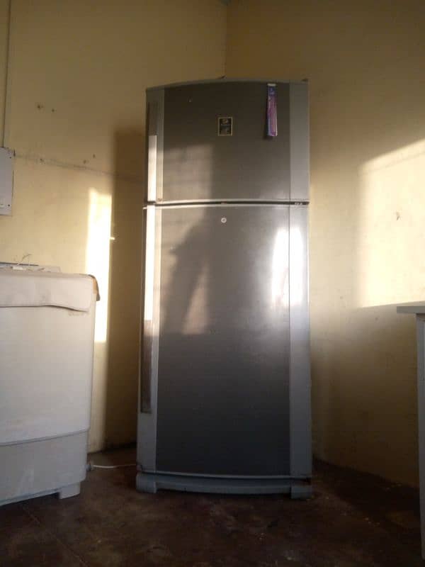 Dawlance fridge full jombo size or full original condition. . . 0