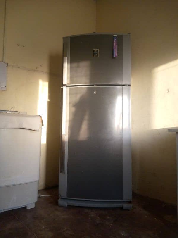 Dawlance fridge full jombo size or full original condition. . . 2