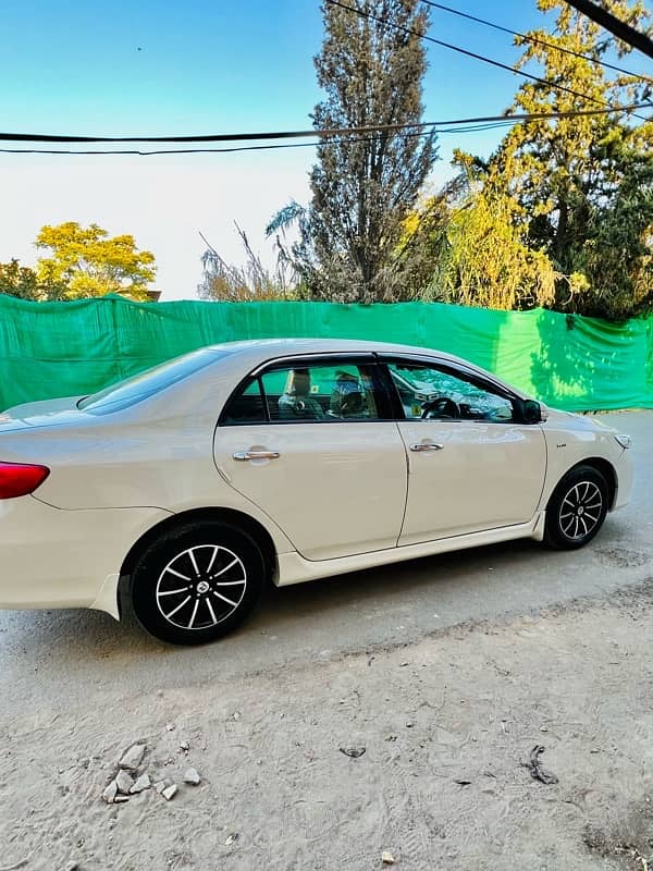 Looks Like NEW Toyota Corolla GLI 2011 3