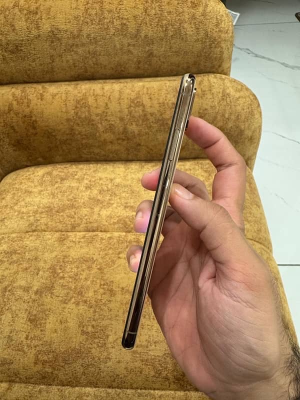 iphone xs max pta approved 4