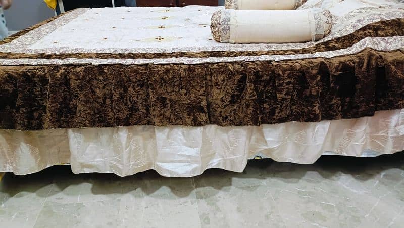 Bridal bedsheet with comforter 5