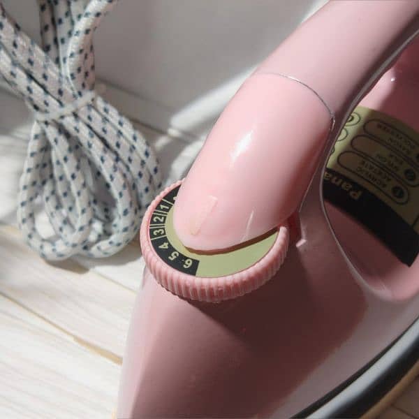 Panasonic 400 watt Iron (Pink) 2