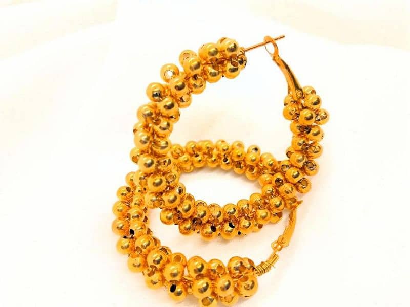 pair of Alloy Golden pearl Hoops Earrings 0